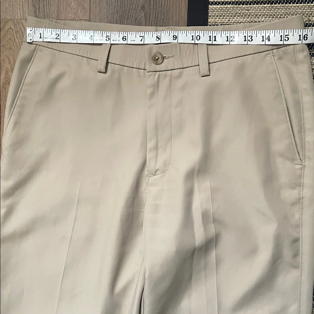 Haggar Men's Light Tan Straight Fit Pants flat front 32x32